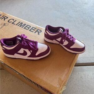 Nike Kids Sneakers in Purple and White